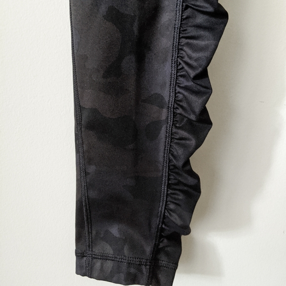 🦄 RARE Lululemon Savasana Camo Black Speed Tight - Picture 6 of 12